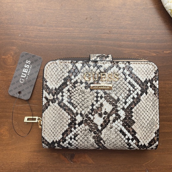 NWT GUESS snakeskin purse and wallet set - Picture 7 of 10